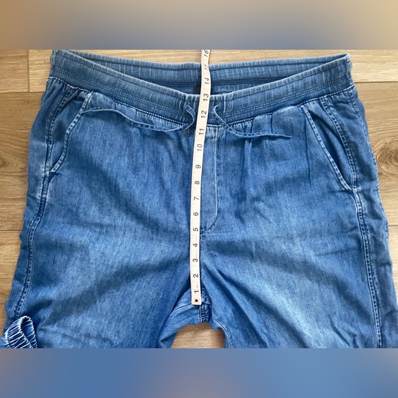 GAP Light Wash Denim Joggers EUC - Picture 7 of 9